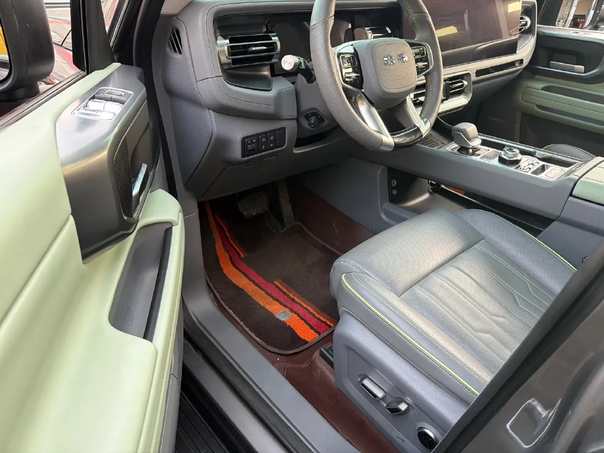 2024 Beijing BJ40 2.0T 245HP L4 8AT,autocango,china used car exporter,china ev exporter,chinese used car exporter,chinese used ev exporter