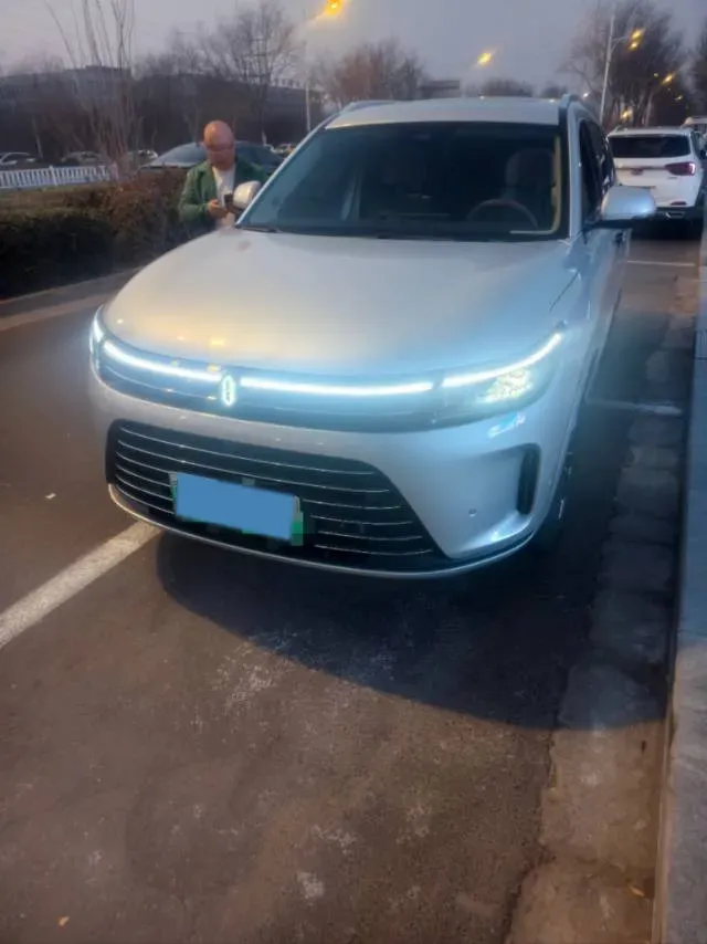 2024 AITO AITO M7 1.5T 152HP L4 REEV 42KWH,autocango,china used car exporter,china ev exporter,chinese used car exporter,chinese used ev exporter