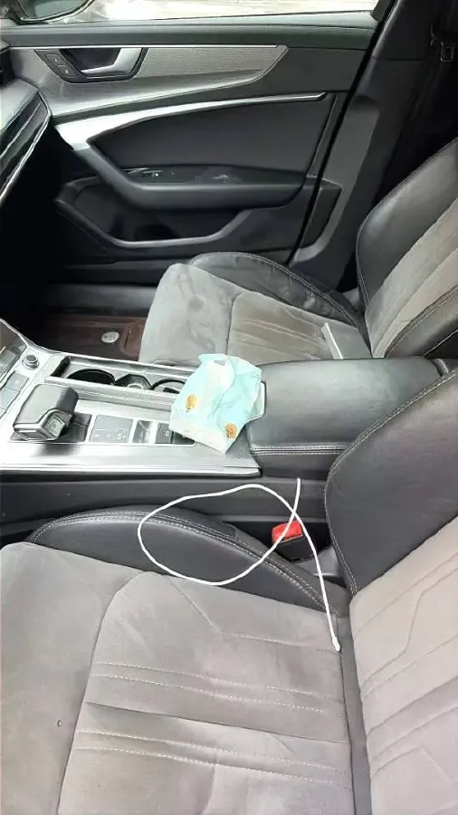 2021 Audi A6L 2.0T 190HP L4 7DCT,autocango,china used car exporter,china ev exporter,chinese used car exporter,chinese used ev exporter