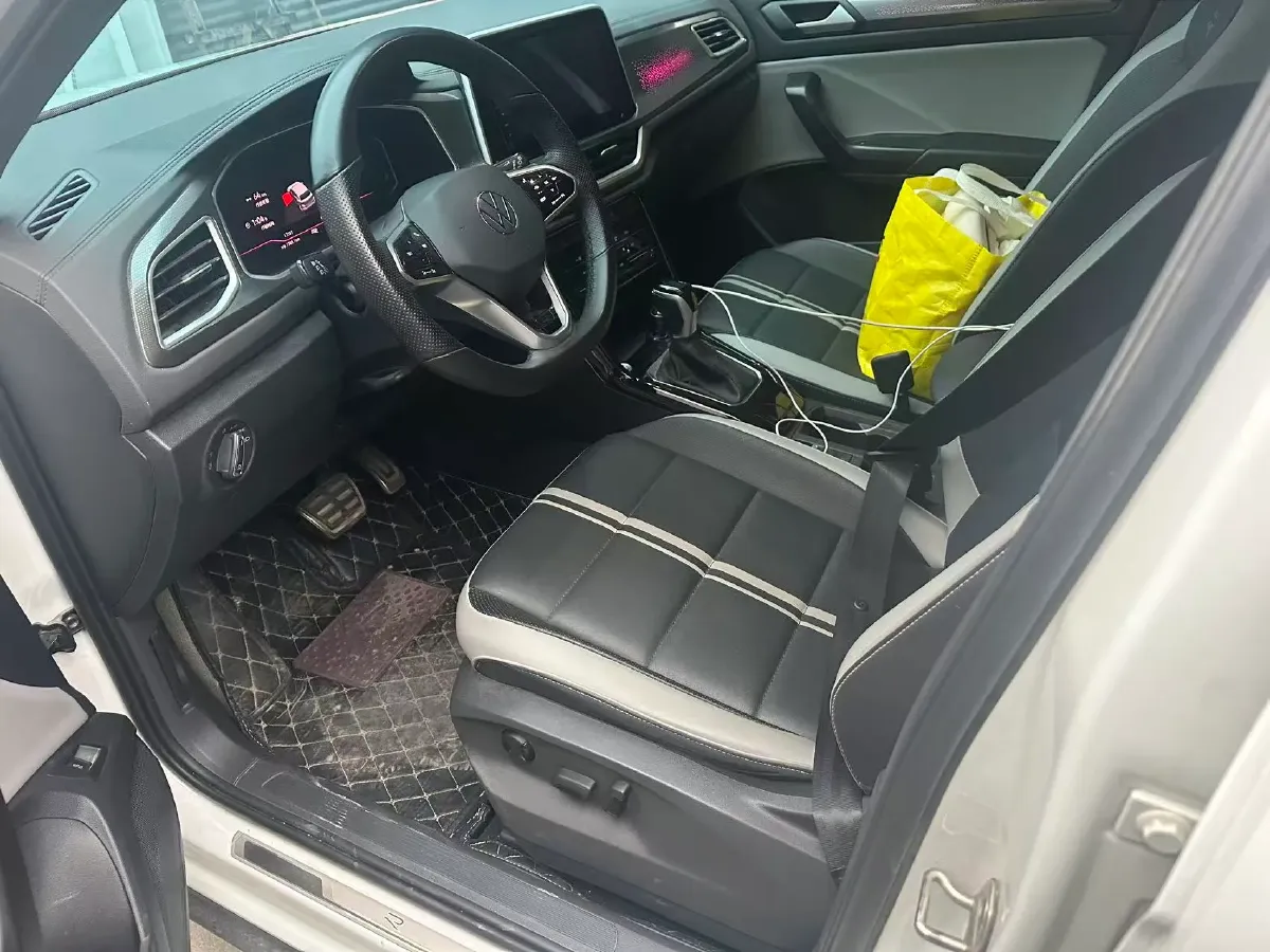 2023 Volkswagen T-Roc 1.5T 160HP L4 7DCT,autocango,china used car exporter,china ev exporter,chinese used car exporter,chinese used ev exporter