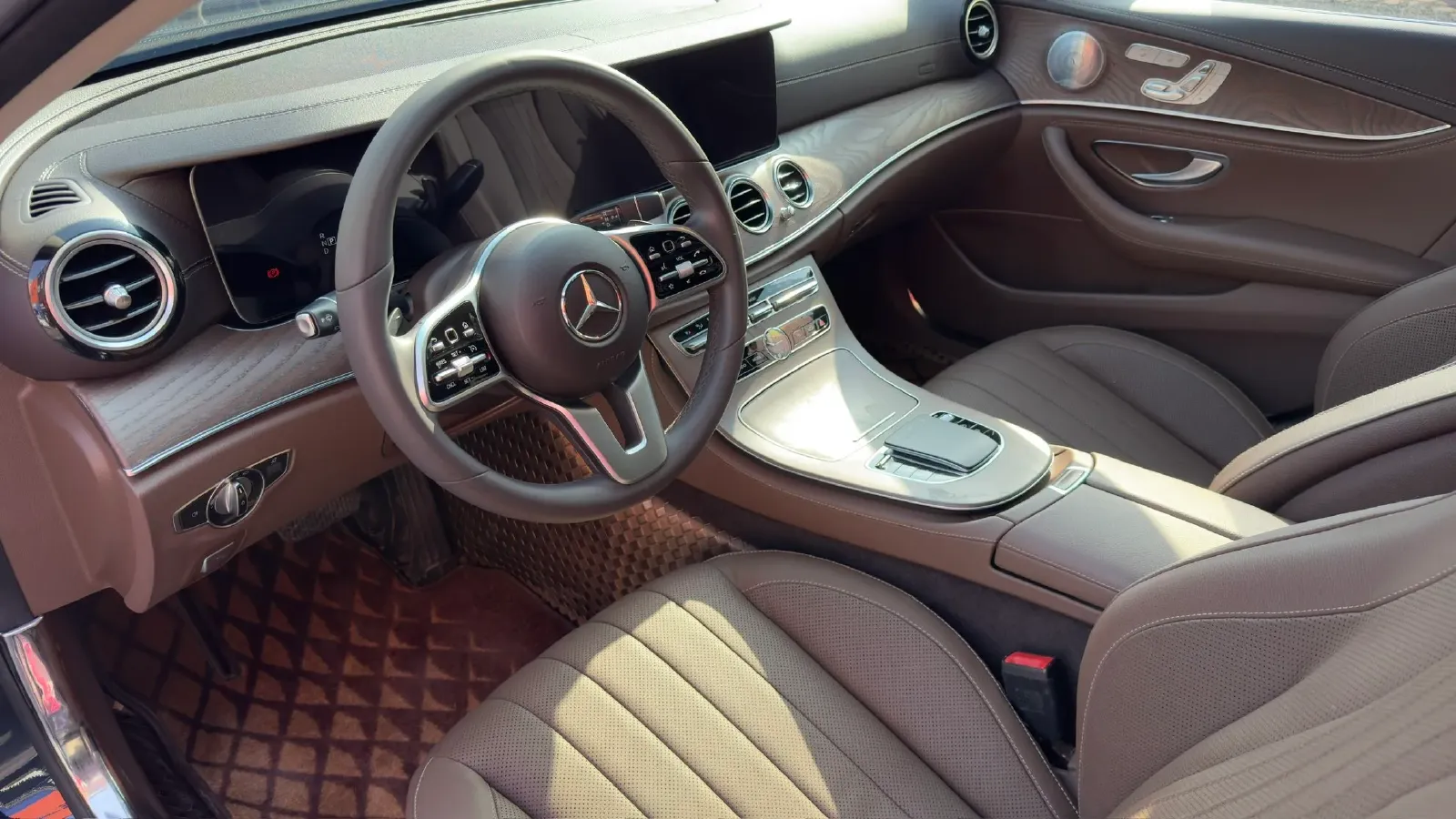 2020 Mercedes-Benz E Class 2.0T 258HP L4 9AT,autocango,china used car exporter,china ev exporter,chinese used car exporter,chinese used ev exporter