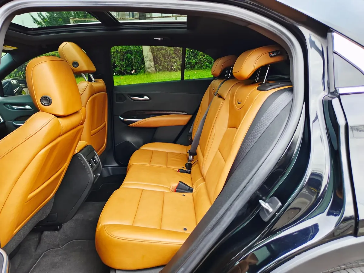 2022 Cadillac XT4 2.0T 237HP L4 9AT,autocango,china used car exporter,china ev exporter,chinese used car exporter,chinese used ev exporter