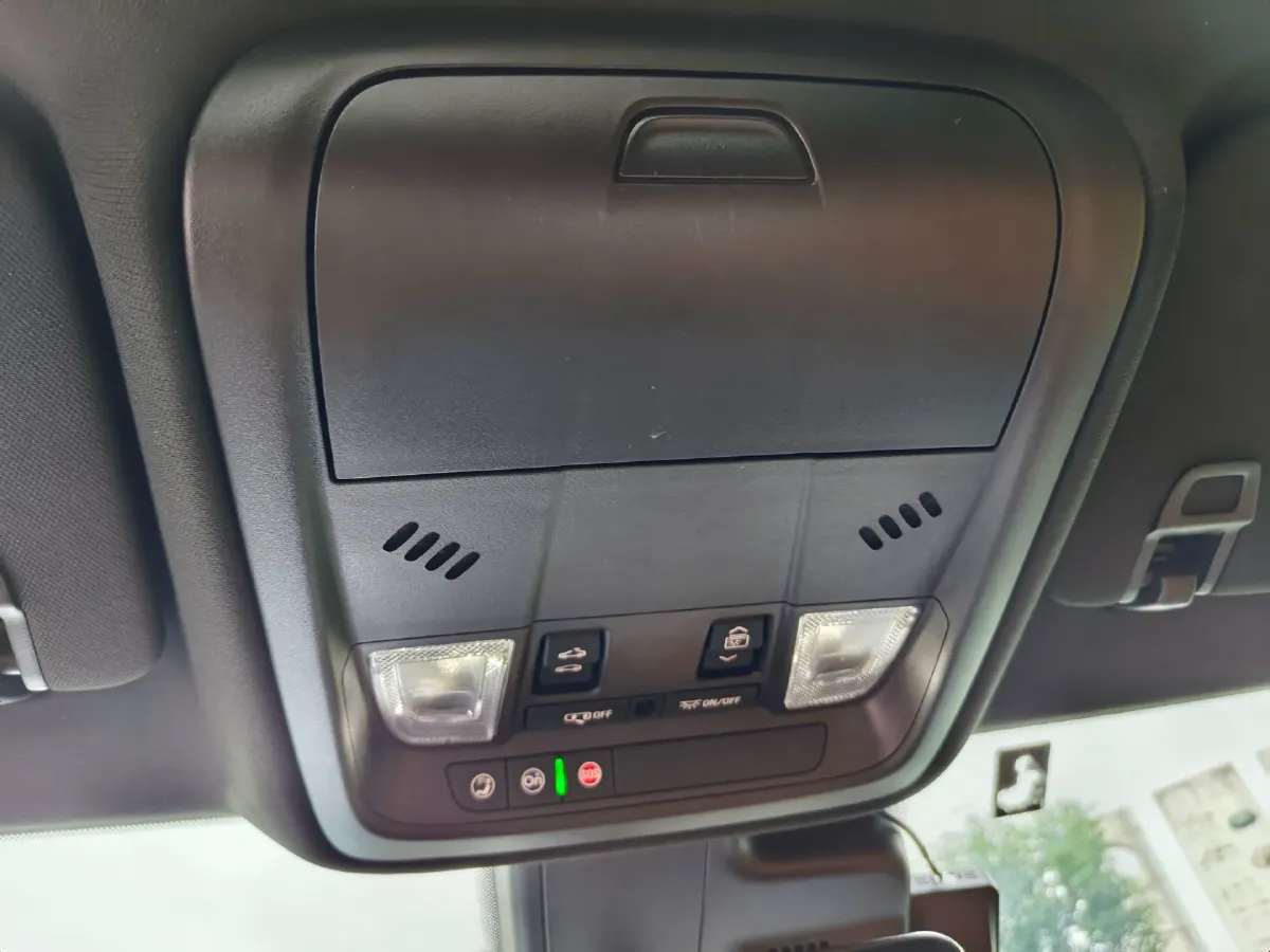 2022 Cadillac XT4 2.0T 237HP L4 9AT,autocango,china used car exporter,china ev exporter,chinese used car exporter,chinese used ev exporter