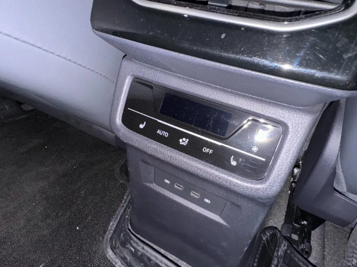 2021 Volkswagen ID.6 Crozz BEV 84.8KWH,autocango,china used car exporter,china ev exporter,chinese used car exporter,chinese used ev exporter