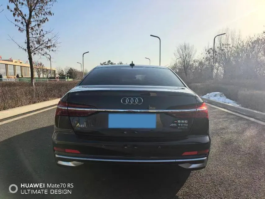 2025 Audi A6L 2.0T 245HP L4 7DCT,autocango,china used car exporter,china ev exporter,chinese used car exporter,chinese used ev exporter