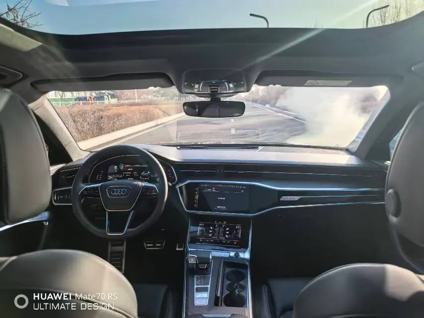 2025 Audi A6L 2.0T 245HP L4 7DCT,autocango,china used car exporter,china ev exporter,chinese used car exporter,chinese used ev exporter