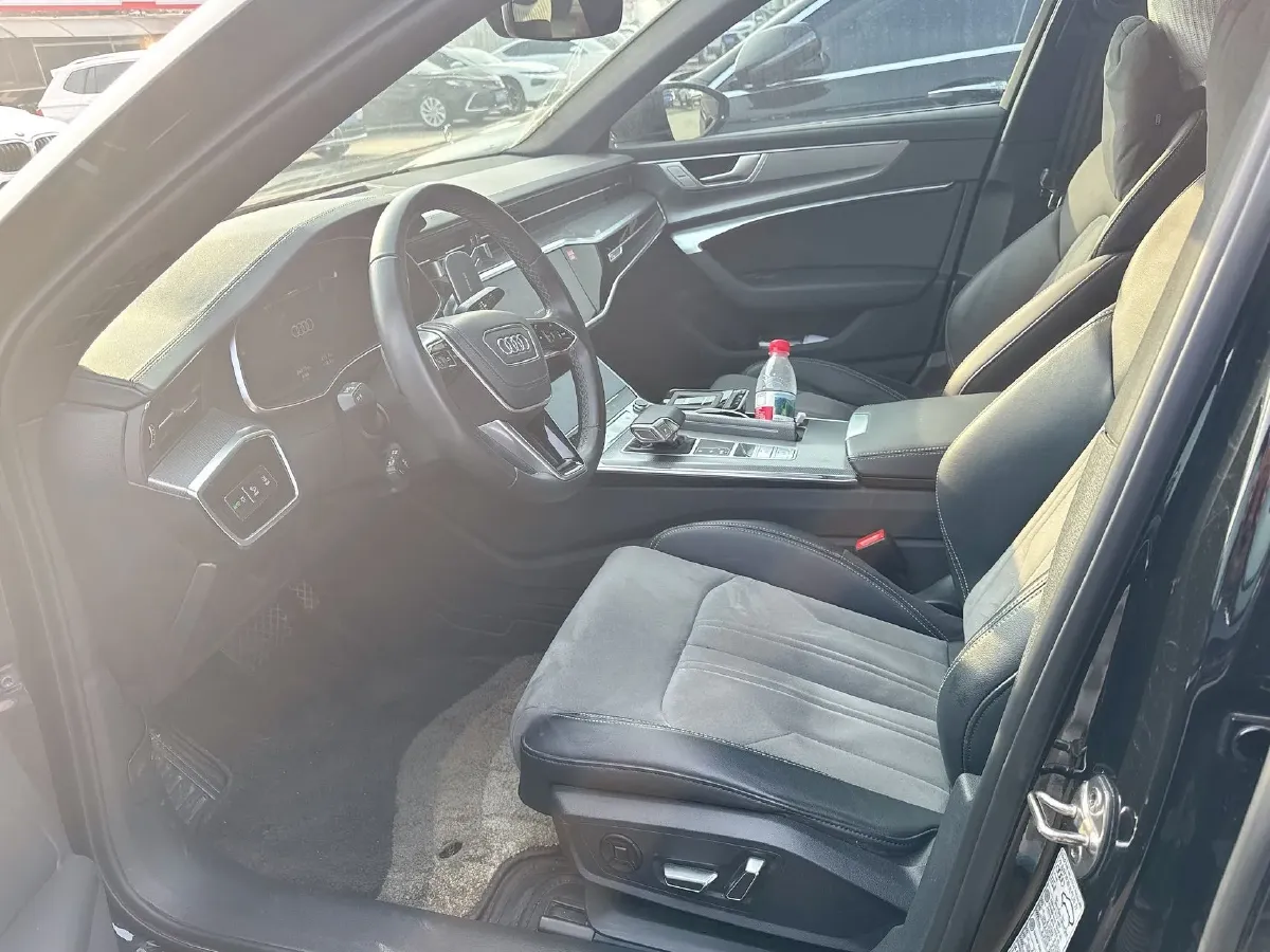 2024 Audi A6L 2.0T 245HP L4 7DCT,autocango,china used car exporter,china ev exporter,chinese used car exporter,chinese used ev exporter
