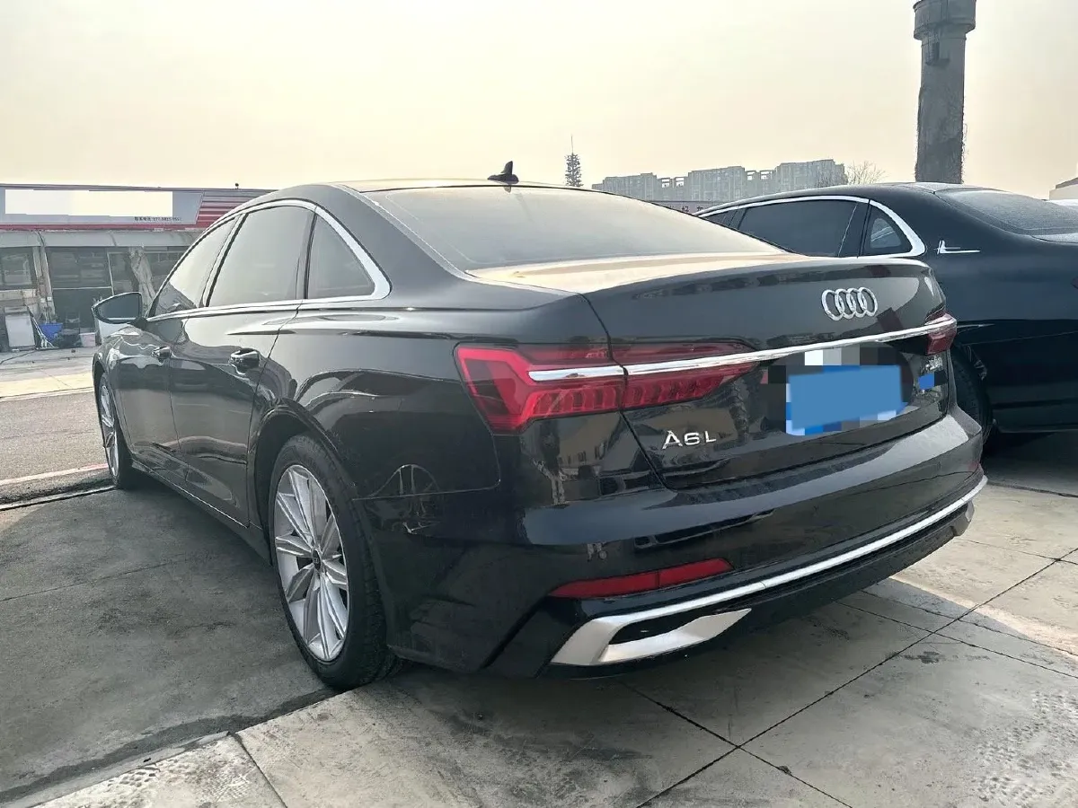 2024 Audi A6L 2.0T 245HP L4 7DCT,autocango,china used car exporter,china ev exporter,chinese used car exporter,chinese used ev exporter