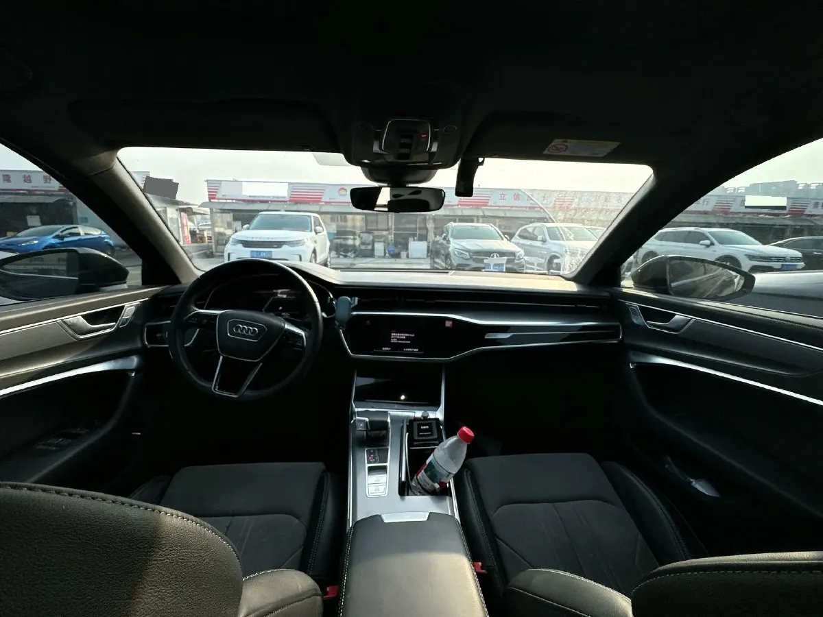 2024 Audi A6L 2.0T 245HP L4 7DCT,autocango,china used car exporter,china ev exporter,chinese used car exporter,chinese used ev exporter