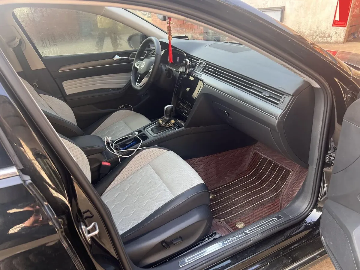 2026 Volkswagen Magotan 2.0T 220HP L4 7DCT,autocango,china used car exporter,china ev exporter,chinese used car exporter,chinese used ev exporter