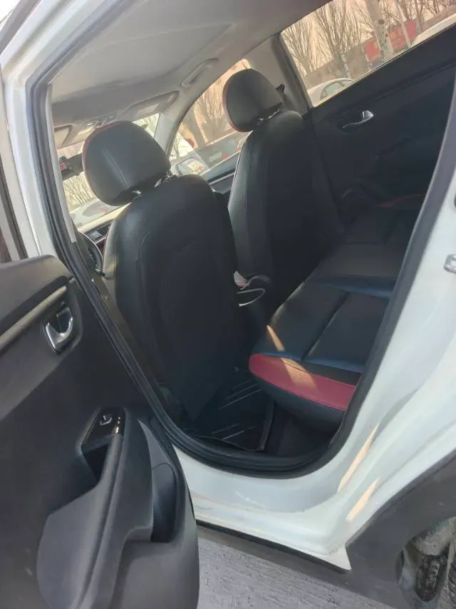 2017 Kia KX Cross 1.4L 100HP L4 6MT,autocango,china used car exporter,china ev exporter,chinese used car exporter,chinese used ev exporter