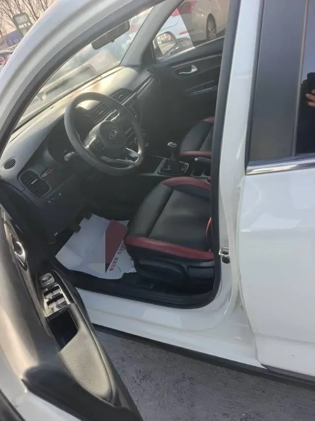 2017 Kia KX Cross 1.4L 100HP L4 6MT,autocango,china used car exporter,china ev exporter,chinese used car exporter,chinese used ev exporter