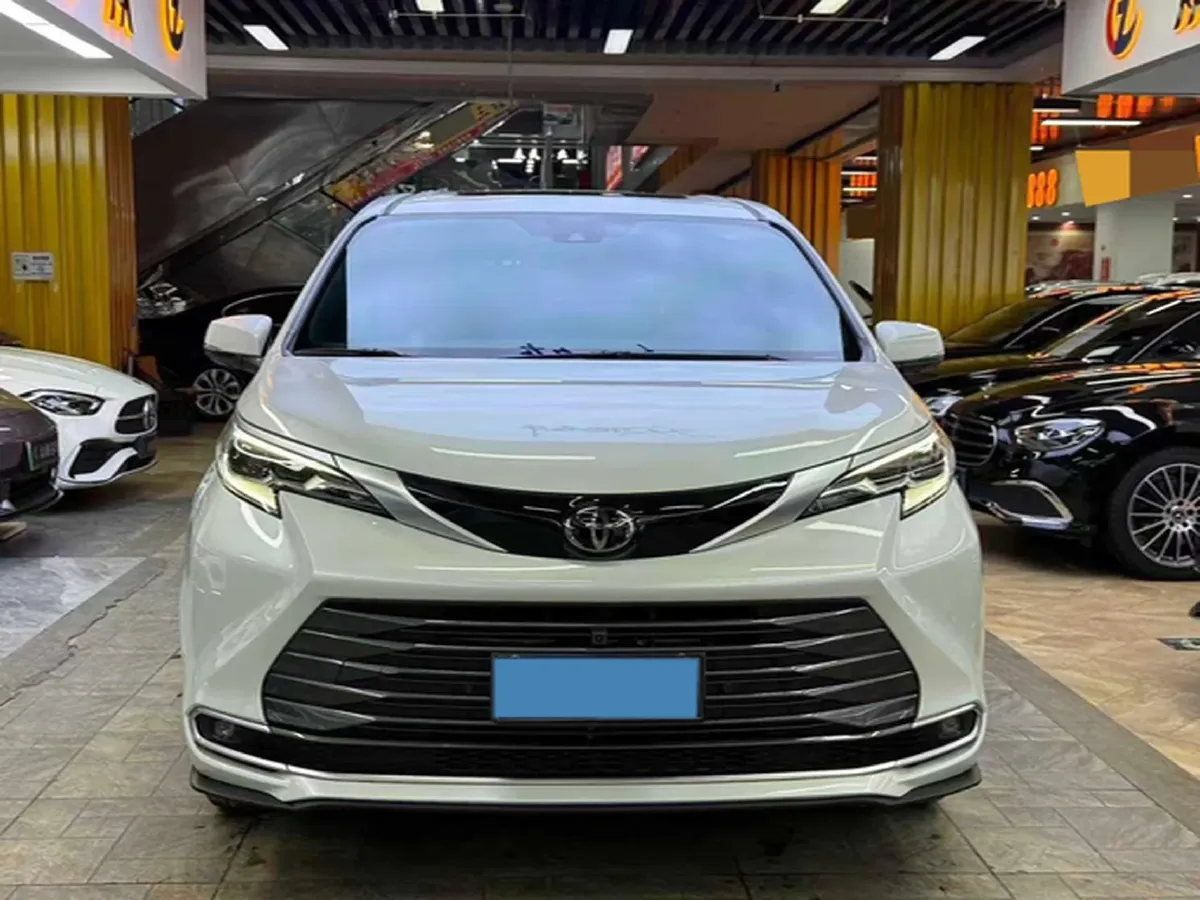 2024 Toyota Sienna 2.5L 189HP L4 E-CVT Hybrid,autocango,china used car exporter,china ev exporter,chinese used car exporter,chinese used ev exporter