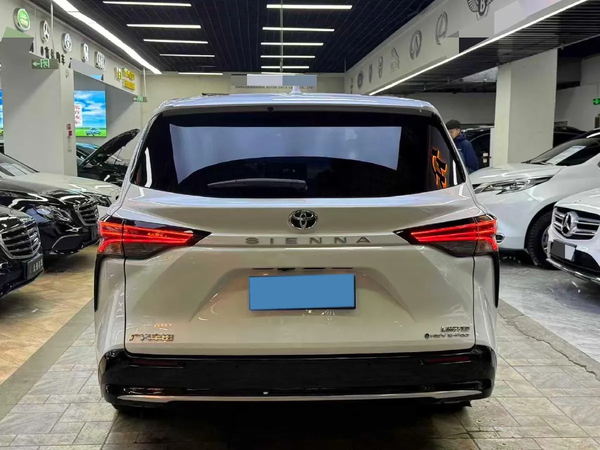 2024 Toyota Sienna 2.5L 189HP L4 E-CVT Hybrid,autocango,china used car exporter,china ev exporter,chinese used car exporter,chinese used ev exporter
