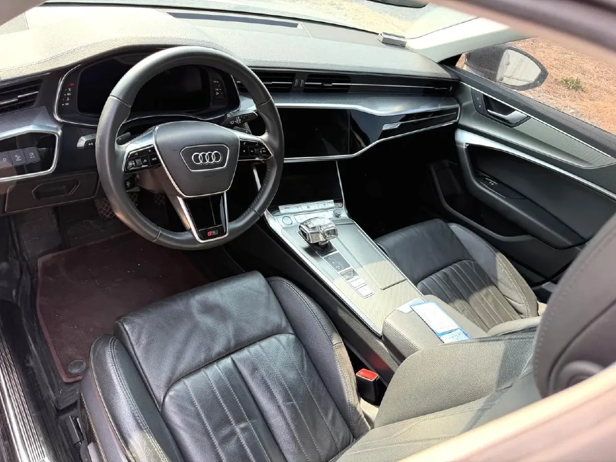 2022 ChangAn Oshan X7 Plus 1.5T 188HP L4 7DCT,autocango,china used car exporter,china ev exporter,chinese used car exporter,chinese used ev exporter