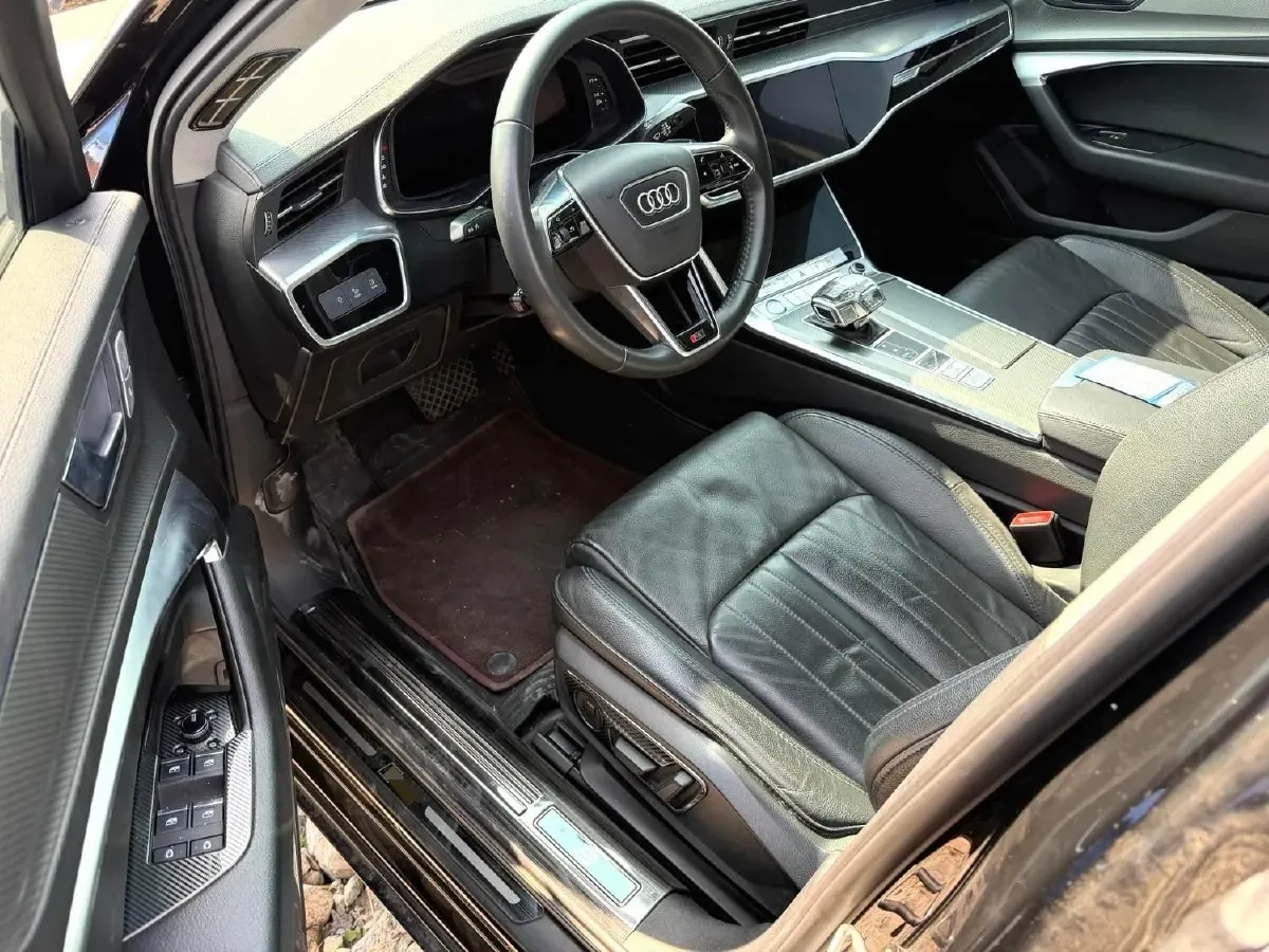 2022 ChangAn Oshan X7 Plus 1.5T 188HP L4 7DCT,autocango,china used car exporter,china ev exporter,chinese used car exporter,chinese used ev exporter