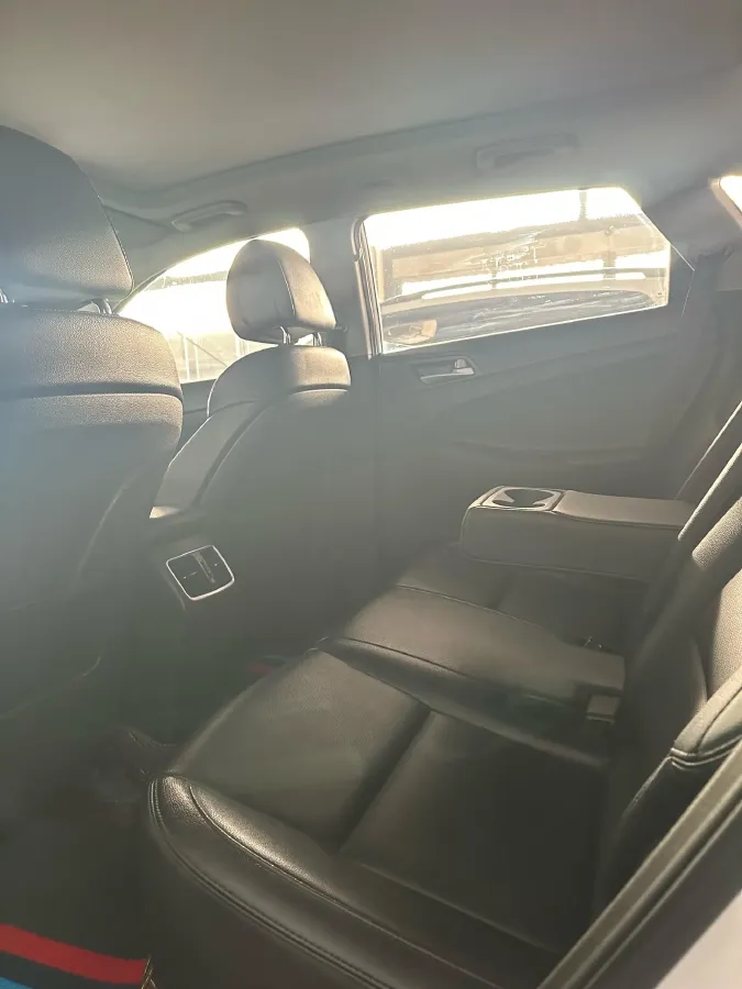 2015 Hyundai Tucson 1.6T 177HP L4 7DCT,autocango,china used car exporter,china ev exporter,chinese used car exporter,chinese used ev exporter