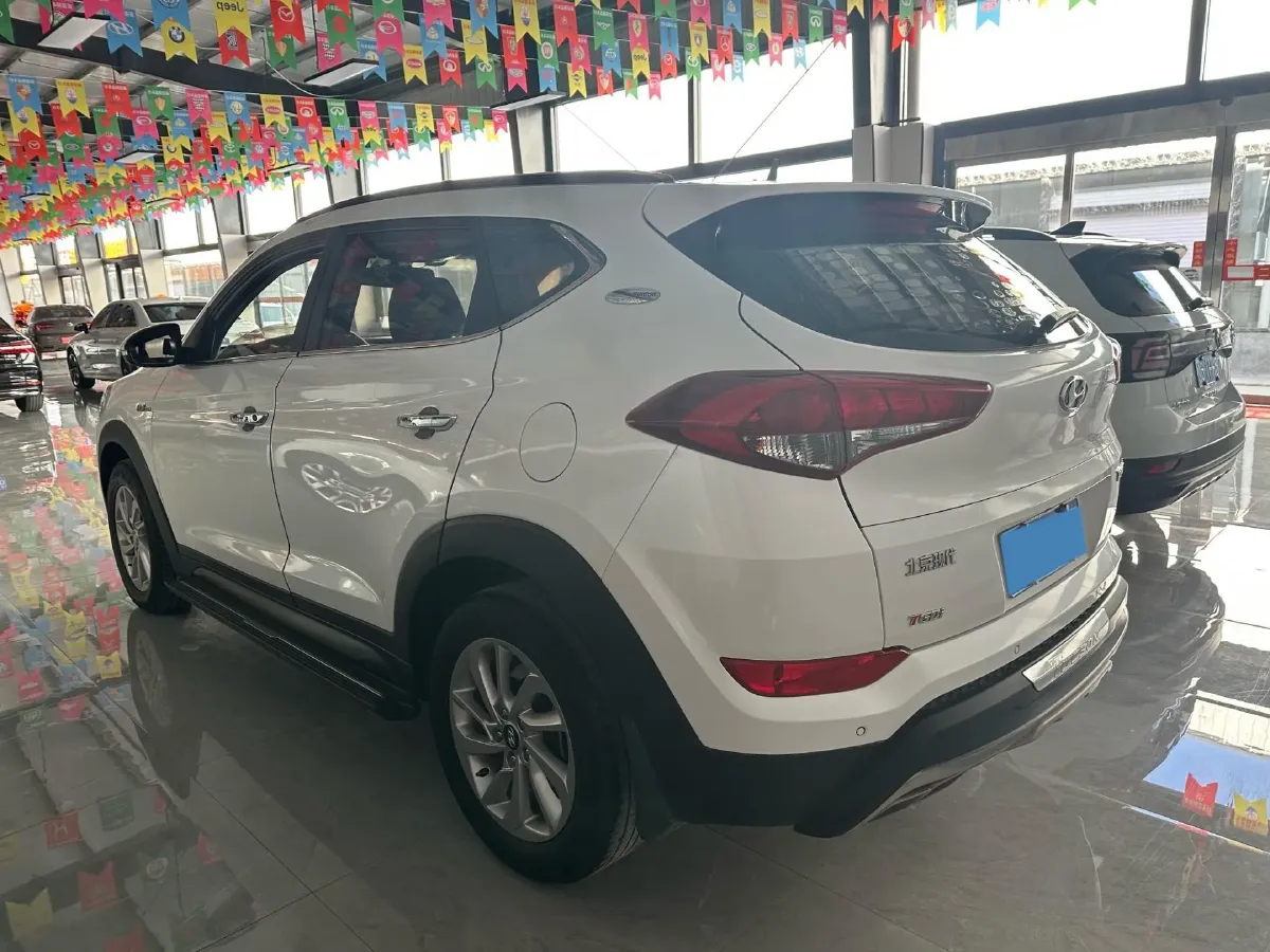 2015 Hyundai Tucson 1.6T 177HP L4 7DCT,autocango,china used car exporter,china ev exporter,chinese used car exporter,chinese used ev exporter