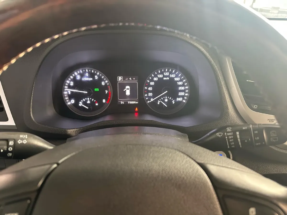 2015 Hyundai Tucson 1.6T 177HP L4 7DCT,autocango,china used car exporter,china ev exporter,chinese used car exporter,chinese used ev exporter