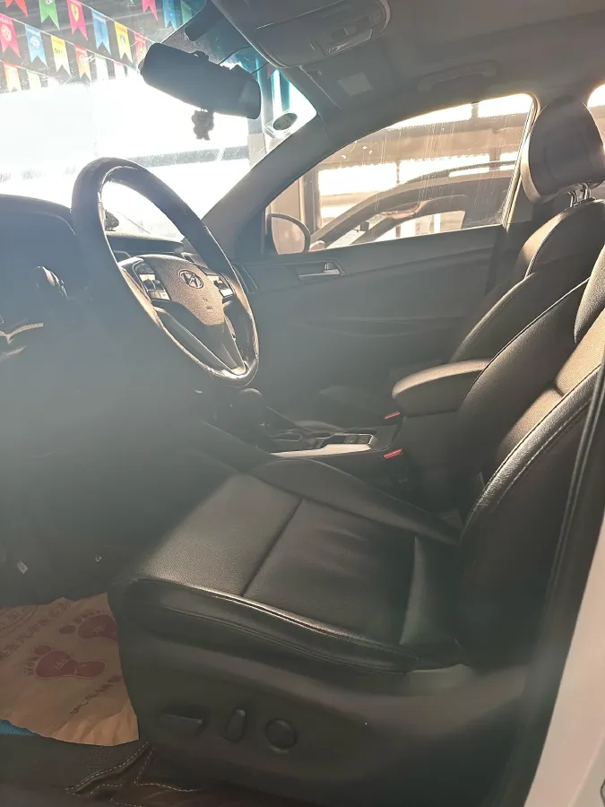 2015 Hyundai Tucson 1.6T 177HP L4 7DCT,autocango,china used car exporter,china ev exporter,chinese used car exporter,chinese used ev exporter