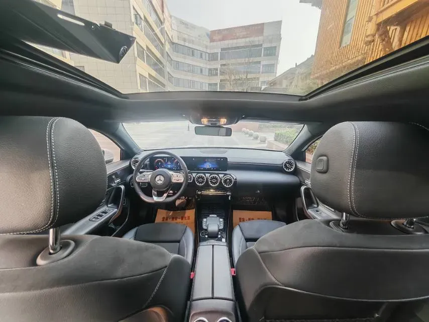 2021 Mercedes-Benz A Class 1.3T 163HP L4 7DCT,autocango,china used car exporter,china ev exporter,chinese used car exporter,chinese used ev exporter