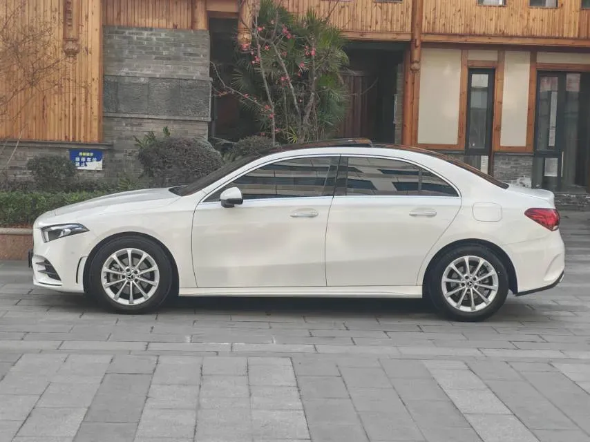 2021 Mercedes-Benz A Class 1.3T 163HP L4 7DCT,autocango,china used car exporter,china ev exporter,chinese used car exporter,chinese used ev exporter