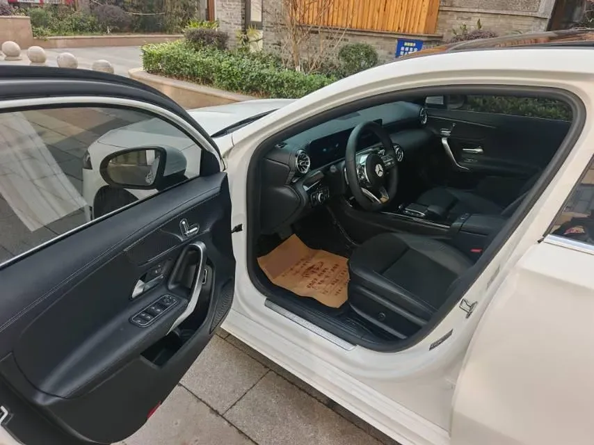 2021 Mercedes-Benz A Class 1.3T 163HP L4 7DCT,autocango,china used car exporter,china ev exporter,chinese used car exporter,chinese used ev exporter