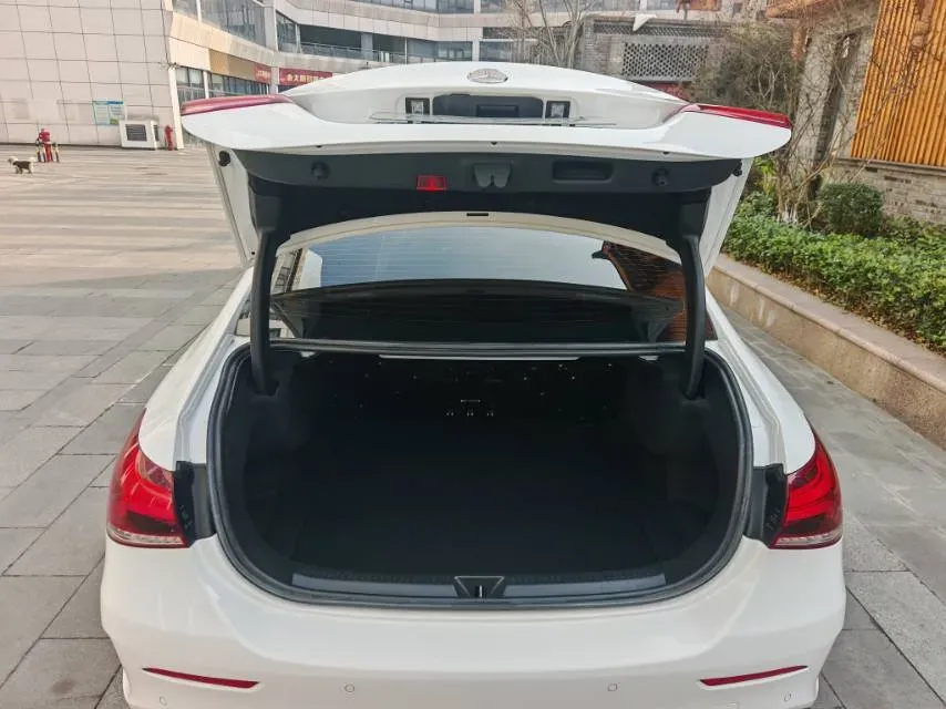 2021 Mercedes-Benz A Class 1.3T 163HP L4 7DCT,autocango,china used car exporter,china ev exporter,chinese used car exporter,chinese used ev exporter