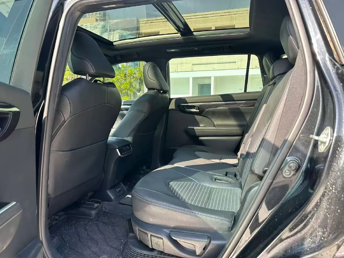 2022 Toyota Crown Kluger 2.5L 192HP L4 E-CVT Hybrid,autocango,china used car exporter,china ev exporter,chinese used car exporter,chinese used ev exporter