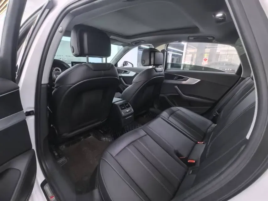 2024 Audi A4L 2.0T 190HP L4 7DCT,autocango,china used car exporter,china ev exporter,chinese used car exporter,chinese used ev exporter