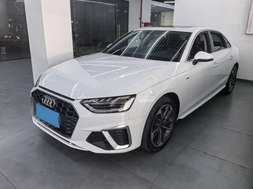 2024 Audi A4L 2.0T 190HP L4 7DCT,autocango,china used car exporter,china ev exporter,chinese used car exporter,chinese used ev exporter