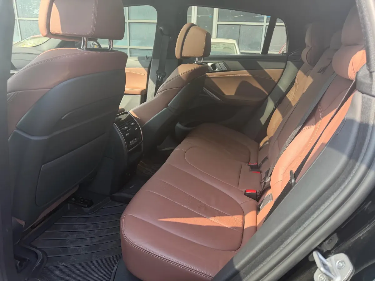 2022 BMW X6 3.0T 340HP L6 8AT,autocango,china used car exporter,china ev exporter,chinese used car exporter,chinese used ev exporter