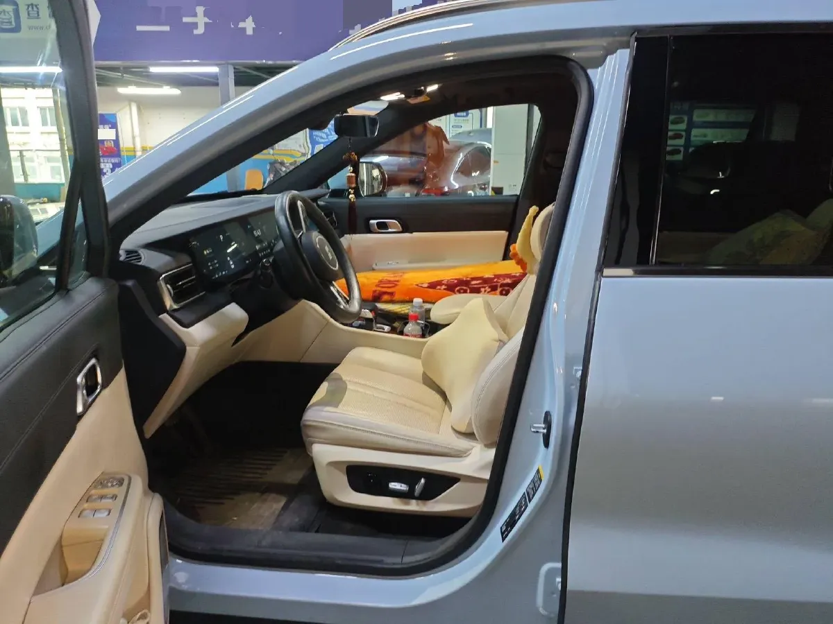 2020 Li ONE Range Extended 131HP REEV 40.5KWH,autocango,china used car exporter,china ev exporter,chinese used car exporter,chinese used ev exporter