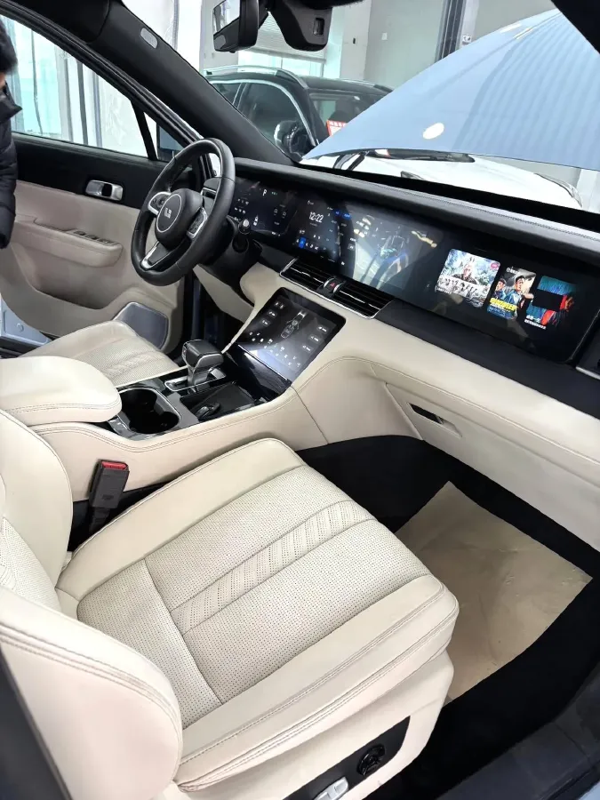 2020 Li ONE Range Extended 131HP REEV 40.5KWH,autocango,china used car exporter,china ev exporter,chinese used car exporter,chinese used ev exporter