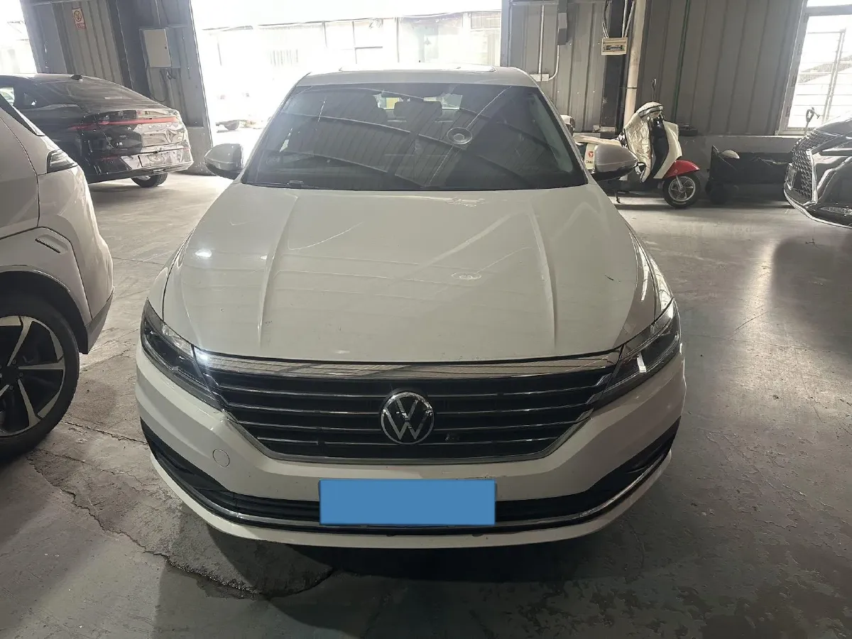 2022 Bestune B70 2.0T 224HP L4 6AT,autocango,china used car exporter,china ev exporter,chinese used car exporter,chinese used ev exporter