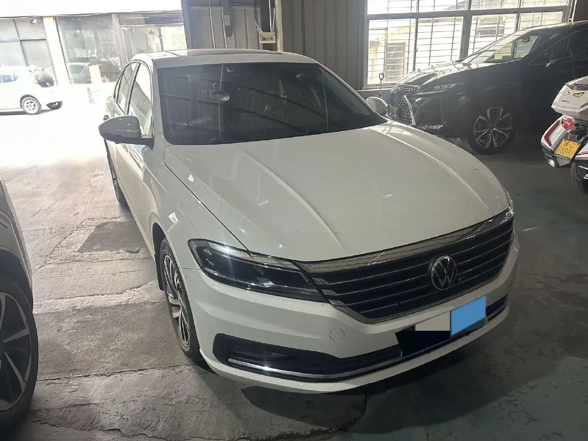 2022 Bestune B70 2.0T 224HP L4 6AT,autocango,china used car exporter,china ev exporter,chinese used car exporter,chinese used ev exporter