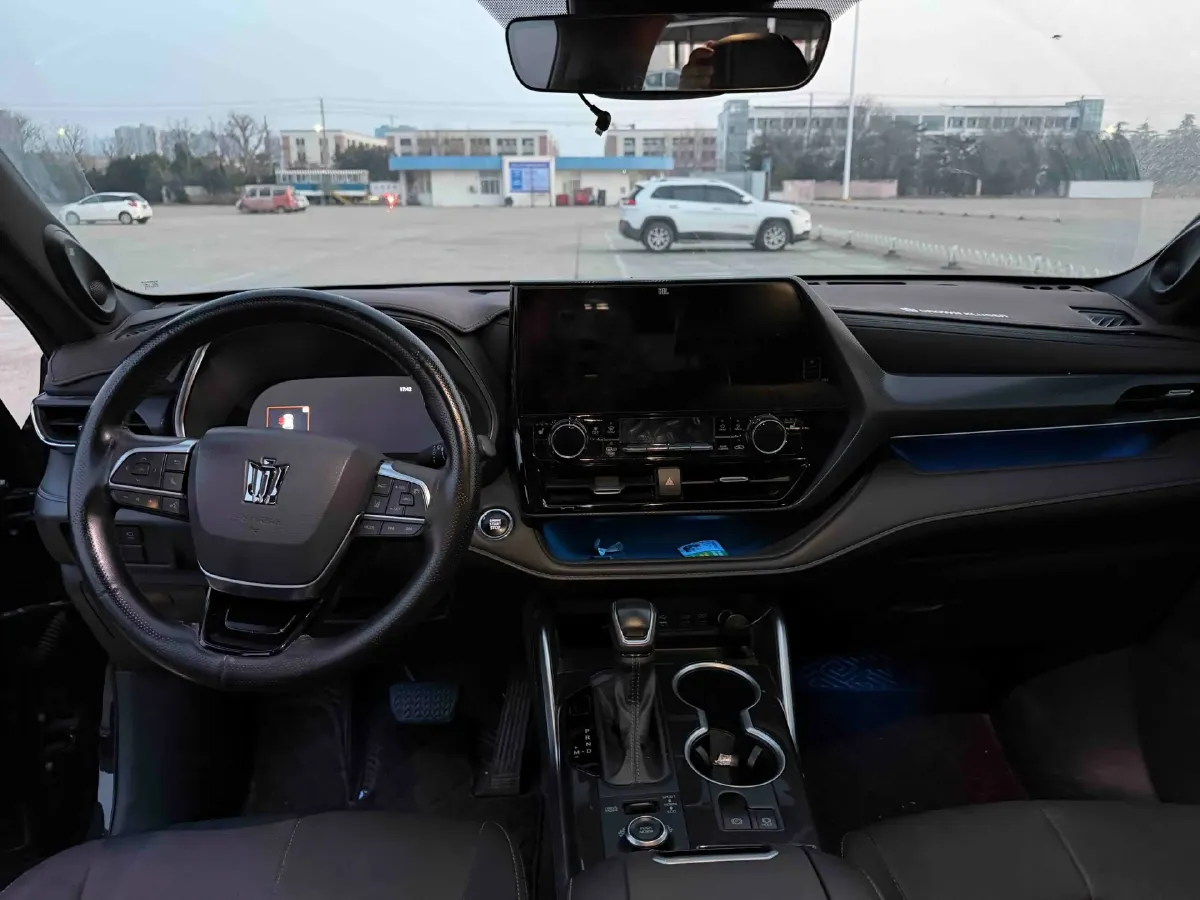 2022 Toyota Crown Kluger 2.0T 248HP L4 8AT,autocango,china used car exporter,china ev exporter,chinese used car exporter,chinese used ev exporter