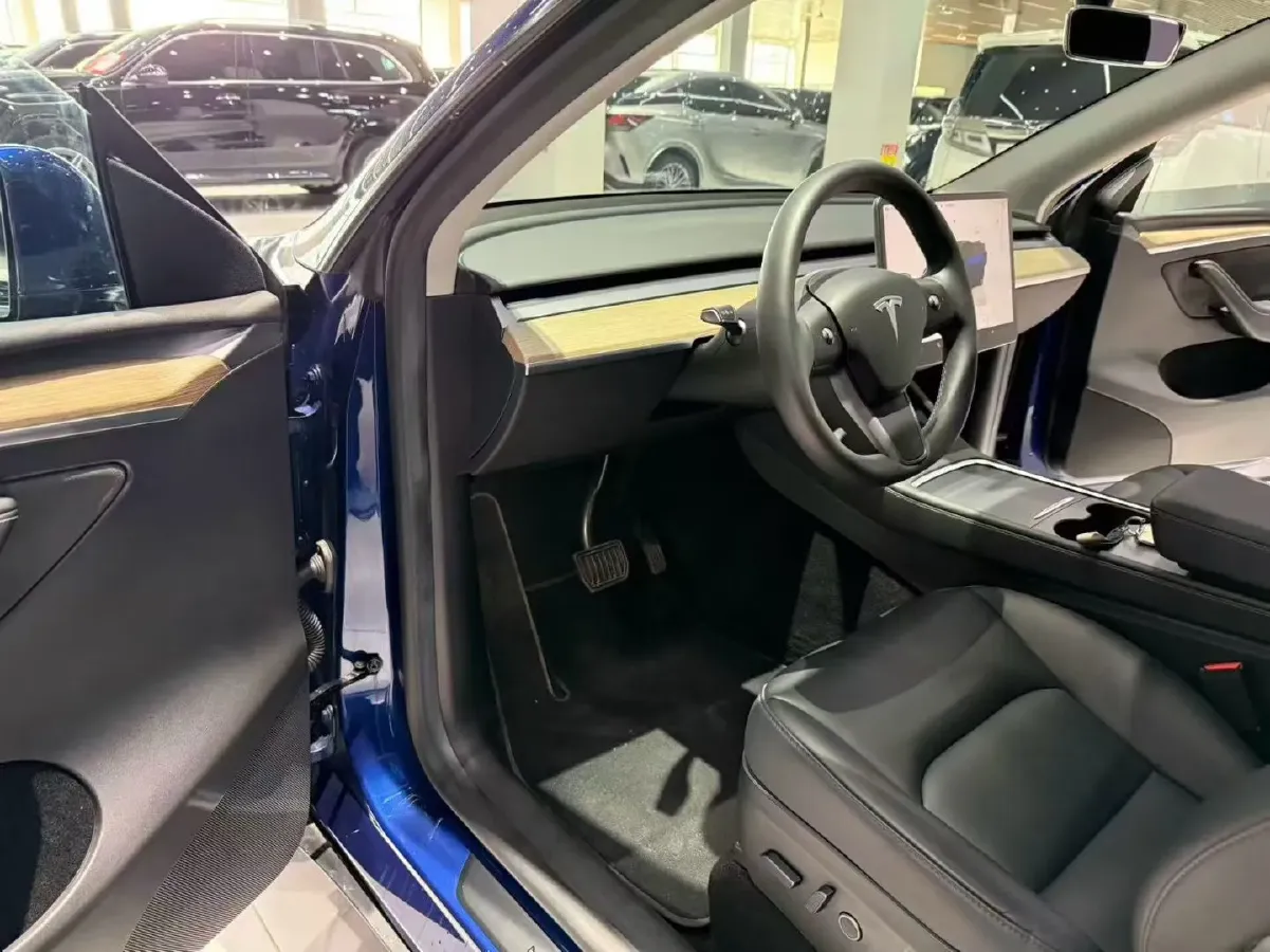 2022 Tesla Model Y BEV 60KWH,autocango,china used car exporter,china ev exporter,chinese used car exporter,chinese used ev exporter