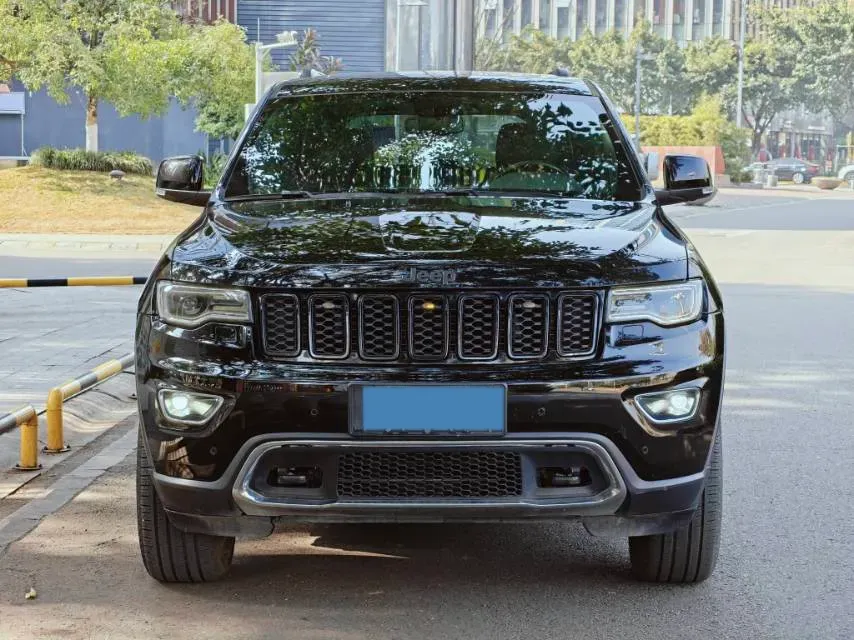 2020 Jeep Grand Cherokee 3.0L 234HP V6 8AT,autocango,china used car exporter,china ev exporter,chinese used car exporter,chinese used ev exporter