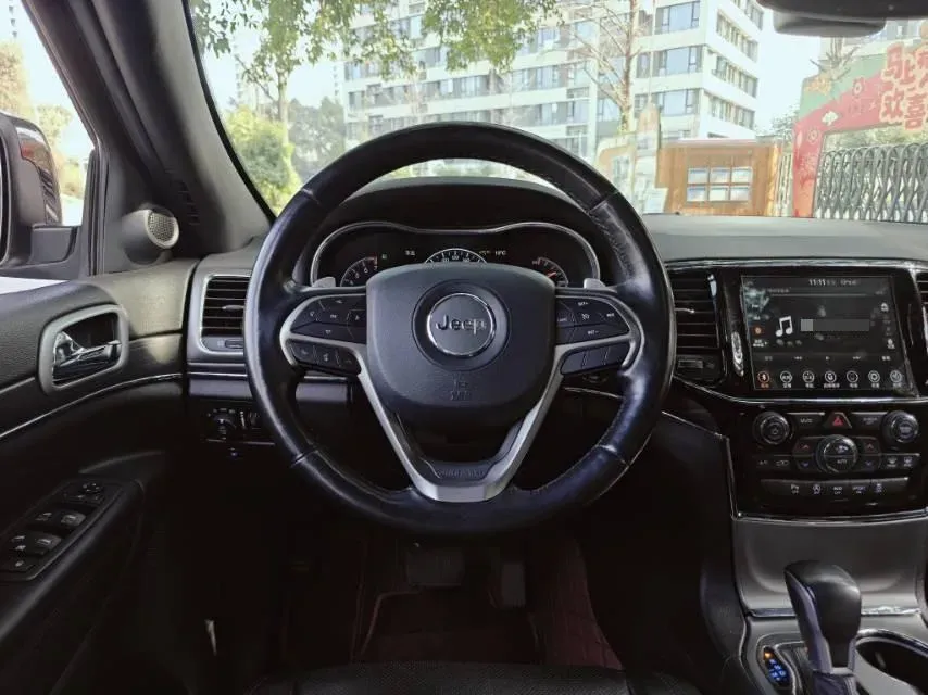 2020 Jeep Grand Cherokee 3.0L 234HP V6 8AT,autocango,china used car exporter,china ev exporter,chinese used car exporter,chinese used ev exporter