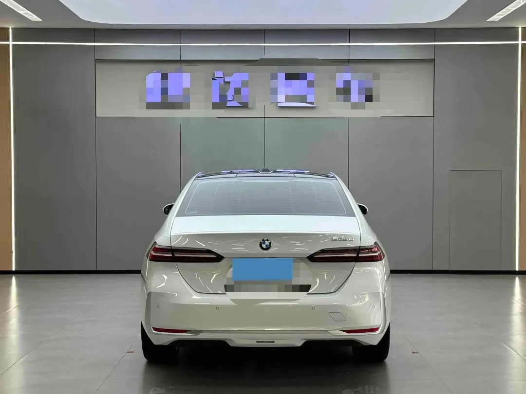 2025 BMW 5 Series 2.0T 190HP L4 8AT,autocango,china used car exporter,china ev exporter,chinese used car exporter,chinese used ev exporter