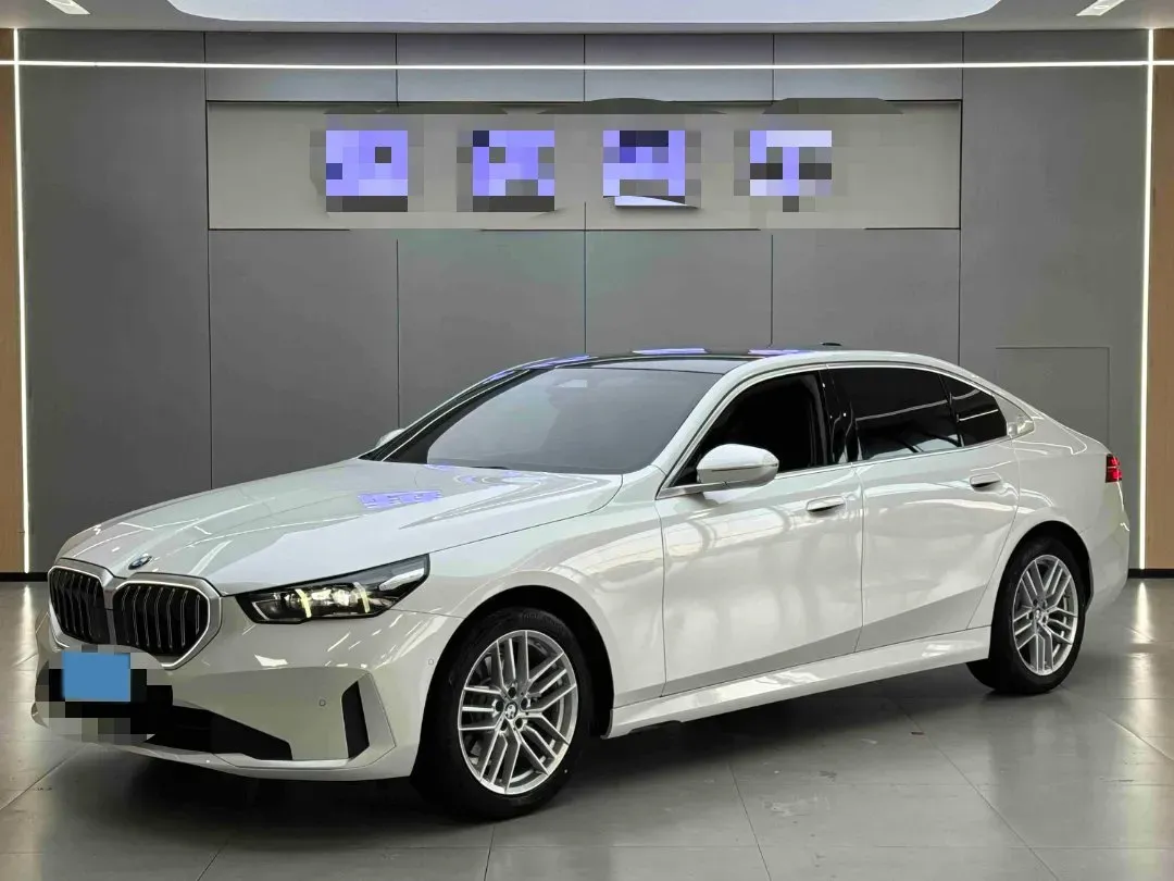 2025 BMW 5 Series 2.0T 190HP L4 8AT,autocango,china used car exporter,china ev exporter,chinese used car exporter,chinese used ev exporter