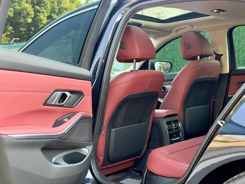 2022 BMW 3 Series 2.0T 184HP L4 8AT,autocango,china used car exporter,china ev exporter,chinese used car exporter,chinese used ev exporter