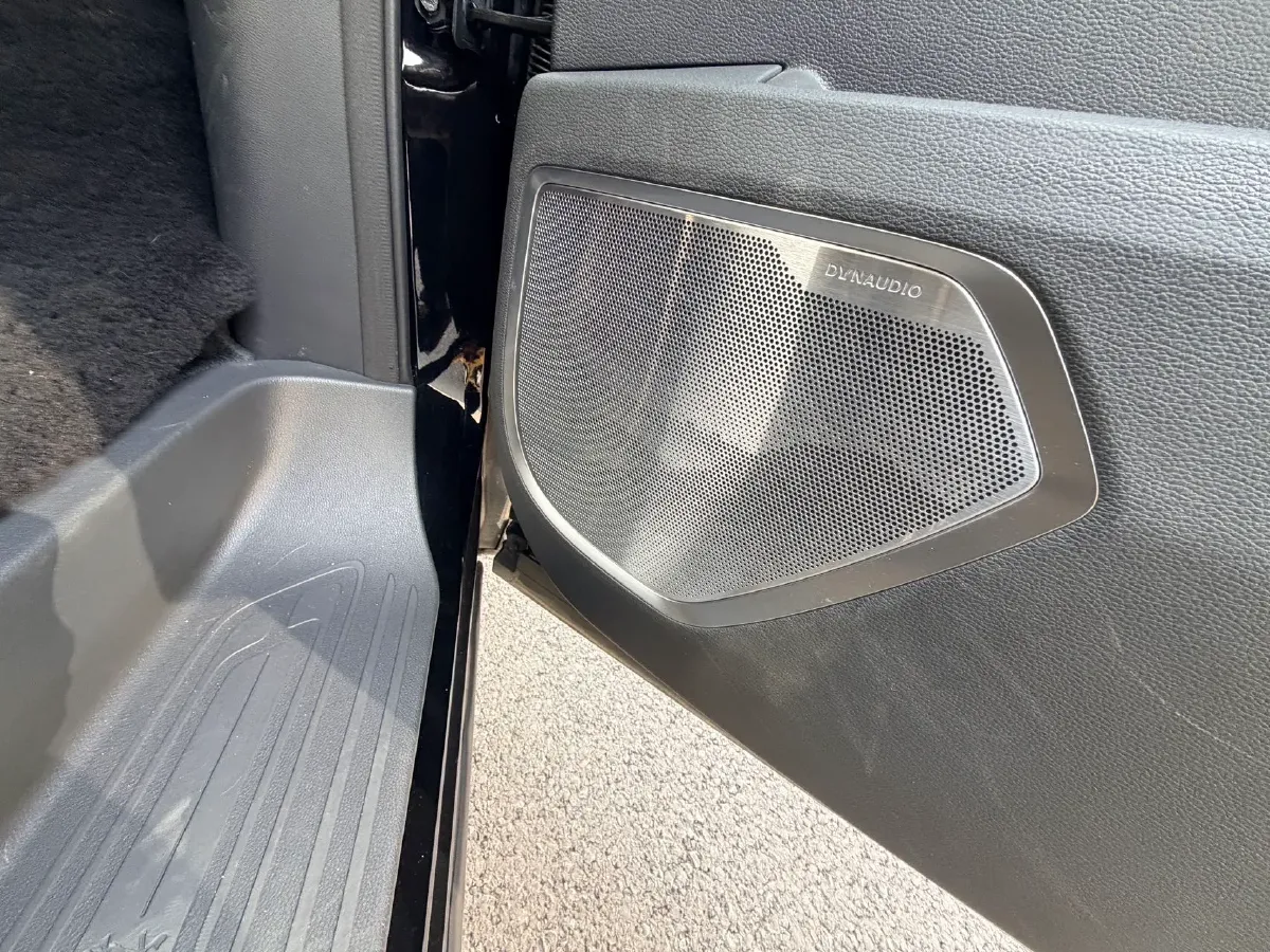 2023 HongQi HQ9 2.0T 252HP L4 8AT,autocango,china used car exporter,china ev exporter,chinese used car exporter,chinese used ev exporter