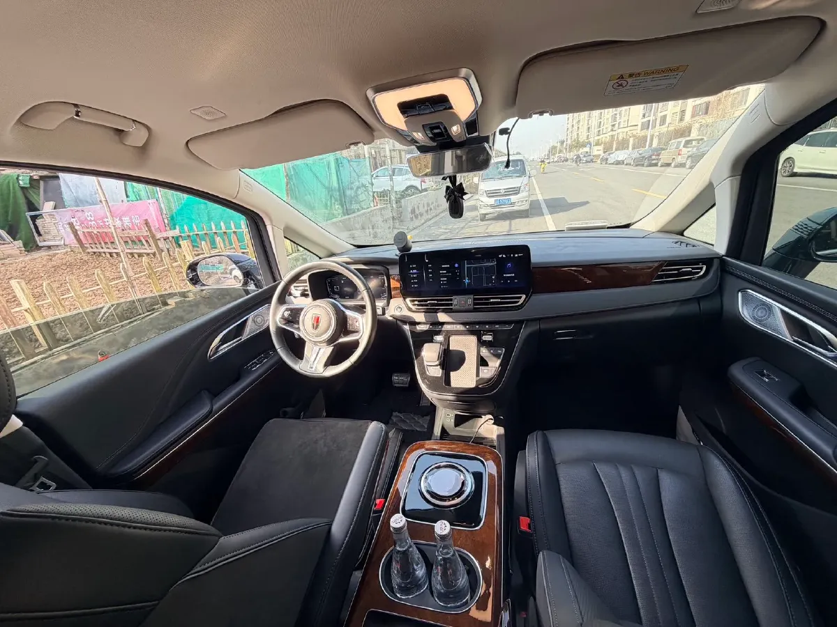 2023 HongQi HQ9 2.0T 252HP L4 8AT,autocango,china used car exporter,china ev exporter,chinese used car exporter,chinese used ev exporter