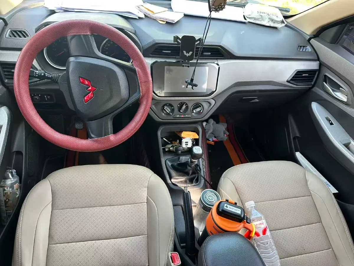 2021 WuLing RongGuang New Truck 1.5L 99HP L4 5MT,autocango,china used car exporter,china ev exporter,chinese used car exporter,chinese used ev exporter