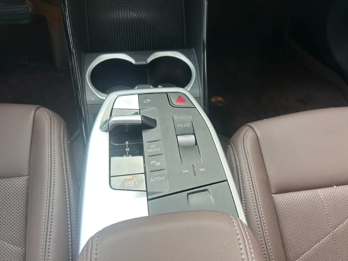 2025 Iveco 3.0T 179HP L4 8AT,autocango,china used car exporter,china ev exporter,chinese used car exporter,chinese used ev exporter