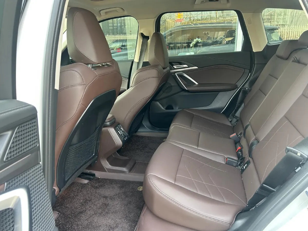 2025 Iveco 3.0T 179HP L4 8AT,autocango,china used car exporter,china ev exporter,chinese used car exporter,chinese used ev exporter