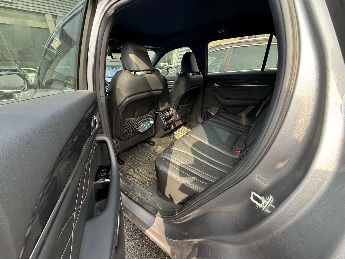 2024 Geely Monjaro 2.0T 218HP L4 7DCT,autocango,china used car exporter,china ev exporter,chinese used car exporter,chinese used ev exporter