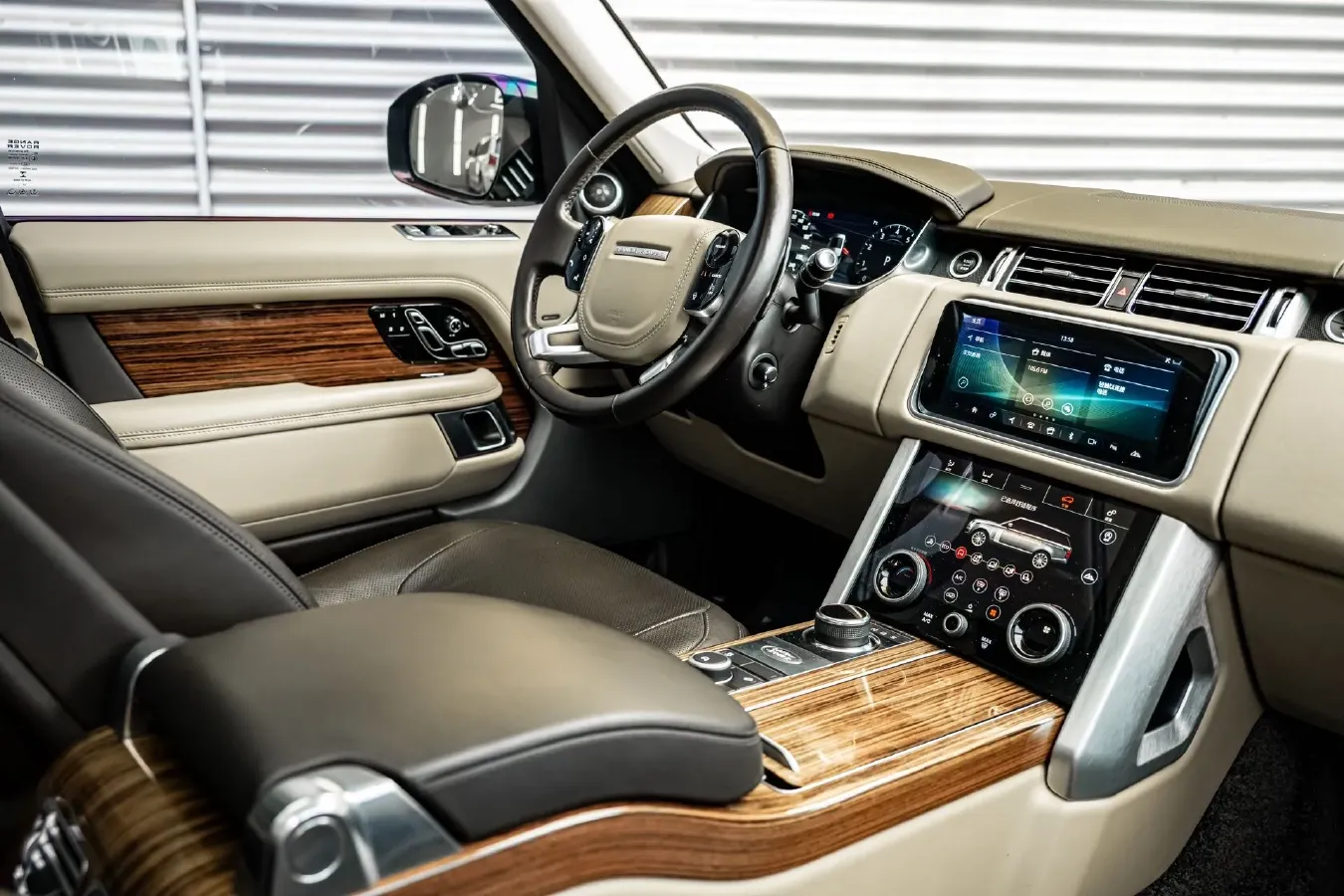 2018 Land Rover Range Rover 3.0T 340HP V6 8AT,autocango,china used car exporter,china ev exporter,chinese used car exporter,chinese used ev exporter